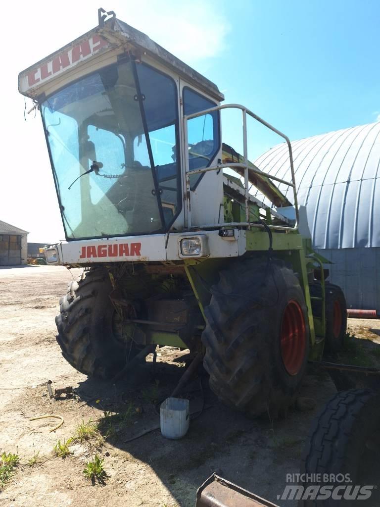 CLAAS Jaguar 690 SL Önjáró szecskázók