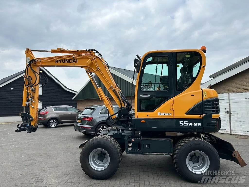 Hyundai 55W-9A Gumikerekes kotrók