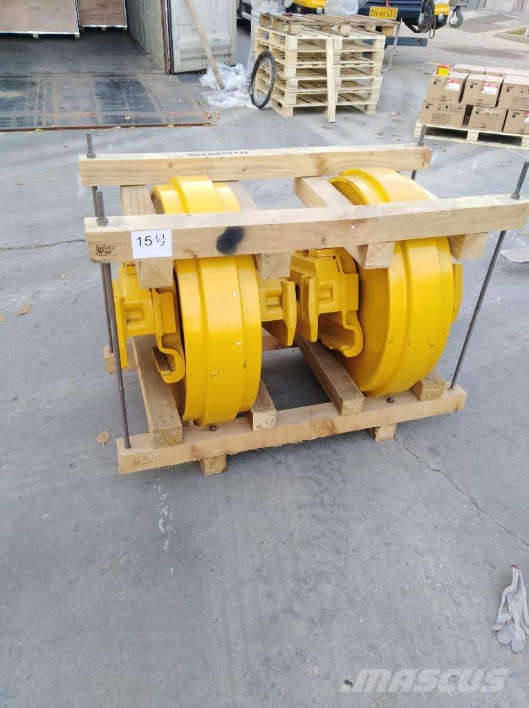 Komatsu D85E-18 Lánctalpak, láncok és futóművek