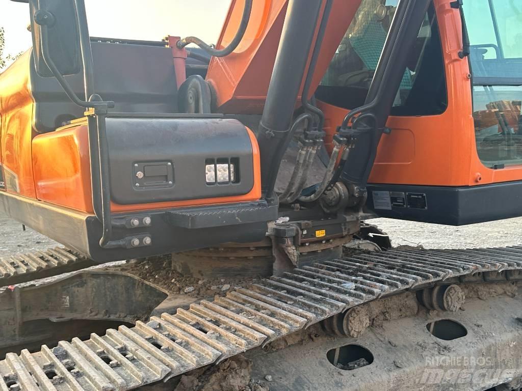 Doosan DX220LC-9 Lánctalpas kotrók