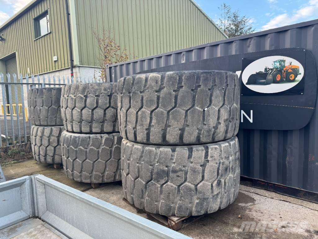 Develon DA 45 Gumiabroncsok, kerekek és felnik