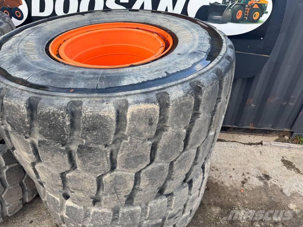 Develon DA 45 Gumiabroncsok, kerekek és felnik