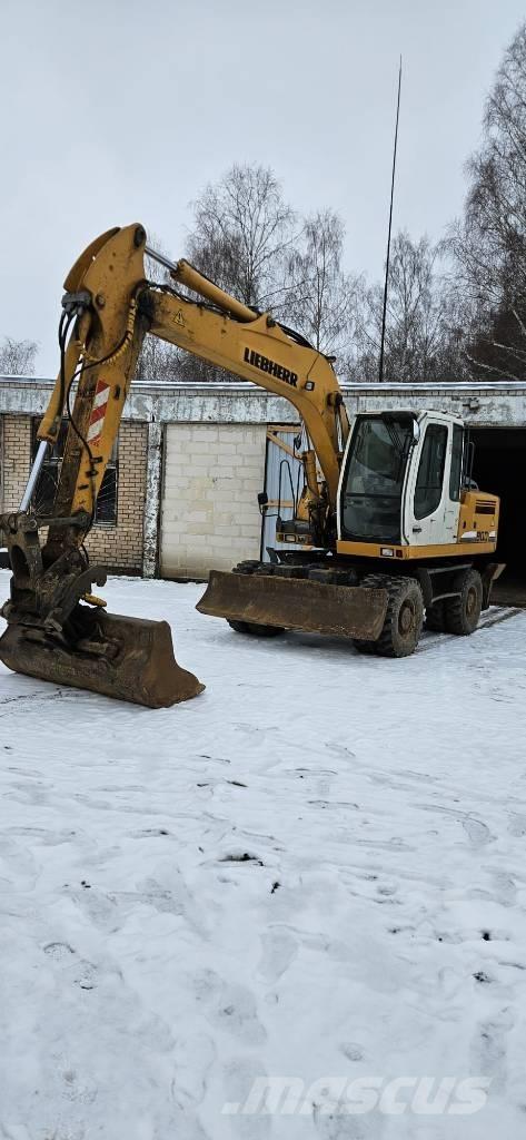 Liebherr A 900 C Gumikerekes kotrók