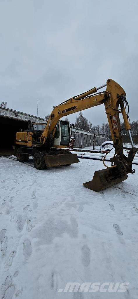 Liebherr A 900 C Gumikerekes kotrók