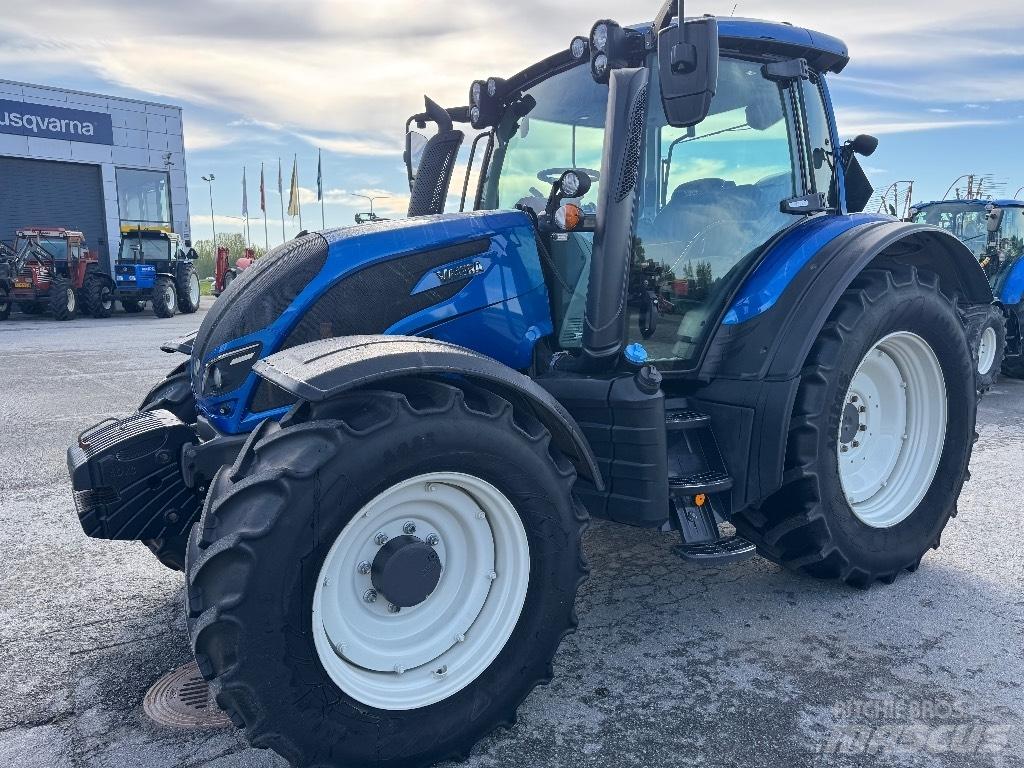 Valtra N 124 Traktorok