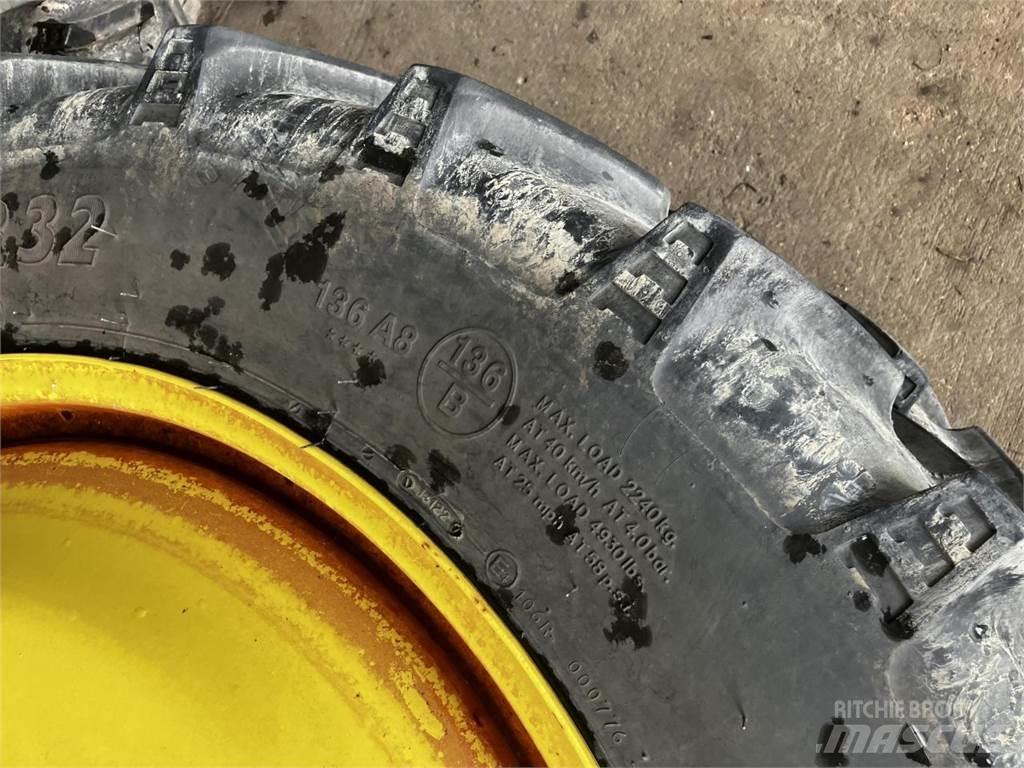 BKT 270/95R32 Gumiabroncsok, kerekek és felnik