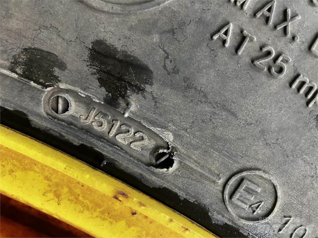 BKT 270/95R32 Gumiabroncsok, kerekek és felnik