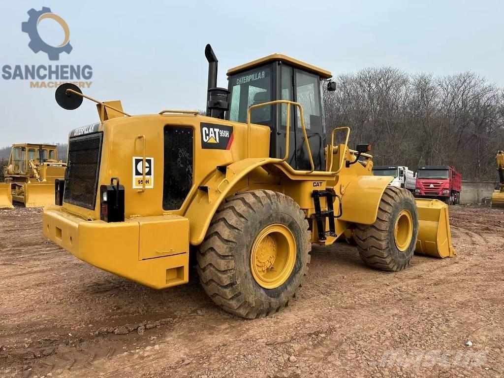 CAT 950H Gumikerekes homlokrakodók