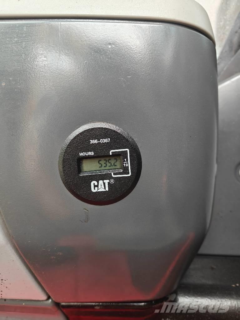 CAT 329 D2 L Lánctalpas kotrók