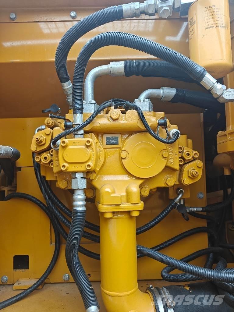 CAT 329 D2 L Lánctalpas kotrók