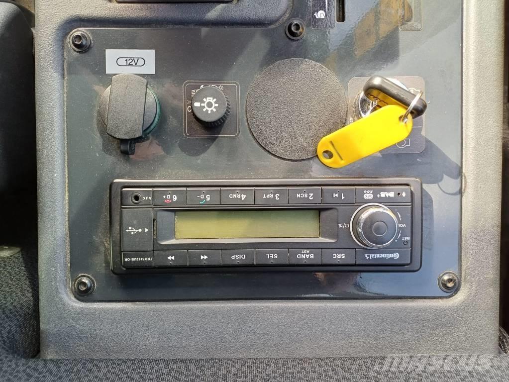 Komatsu WA 100 M-8 Gumikerekes homlokrakodók