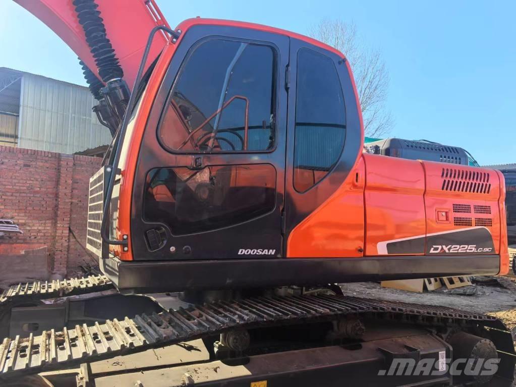 Doosan DX 225 LC Lánctalpas kotrók
