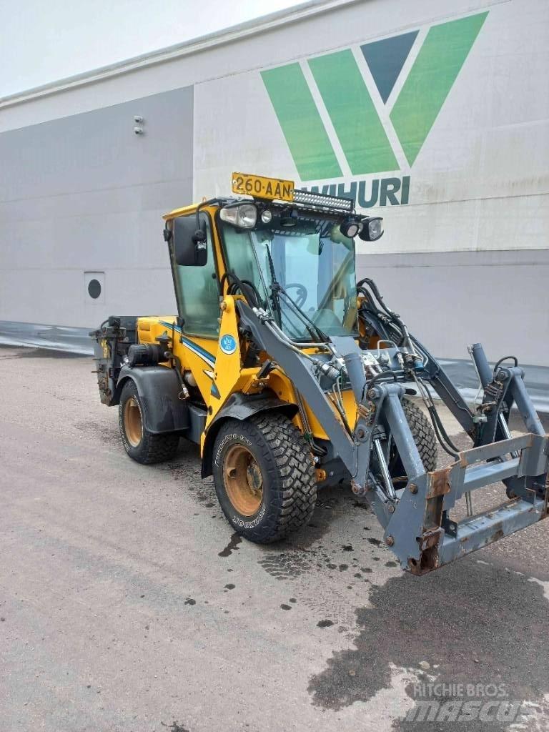 Wille 335B Kompakt traktorok