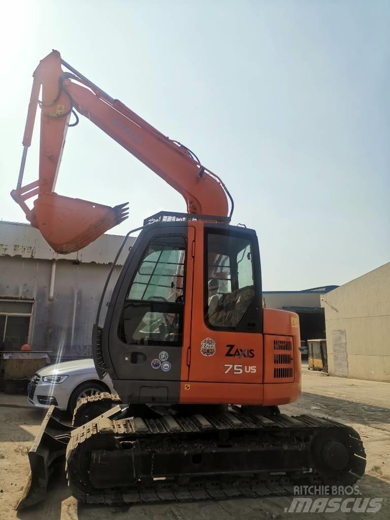 Hitachi ZX 75 Lánctalpas kotrók