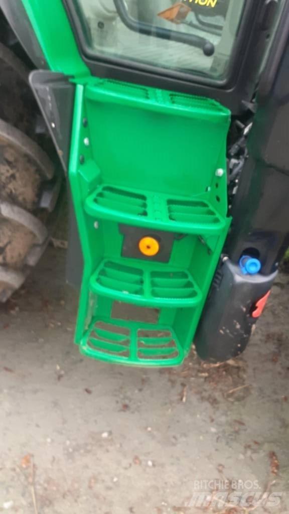 John Deere 6110 R Traktorok
