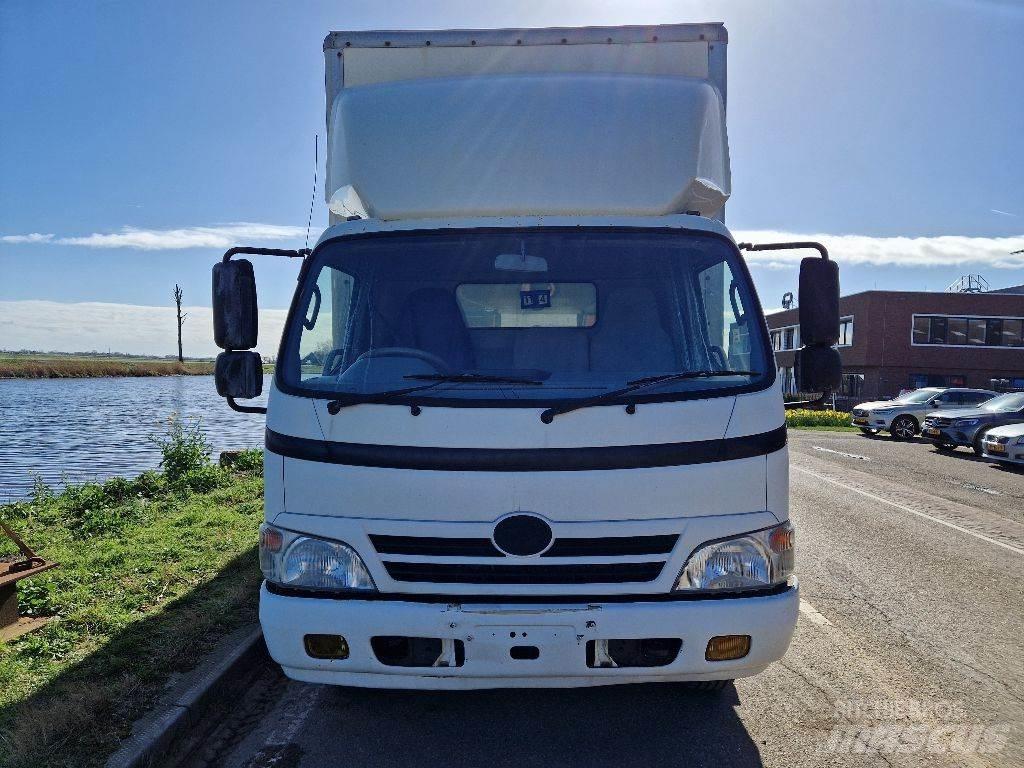 Hino 3815 Dobozos teherautók