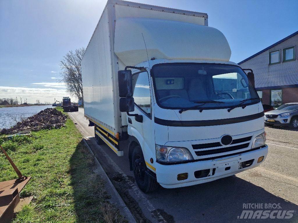 Hino 3815 Dobozos teherautók