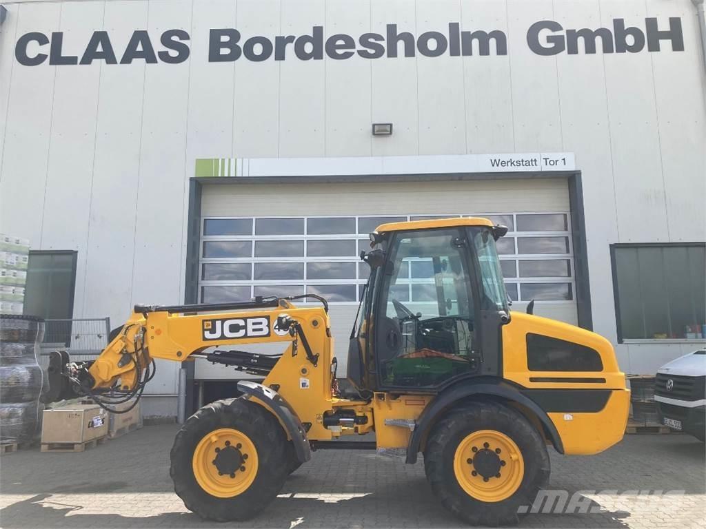JCB TM220 Gumikerekes homlokrakodók