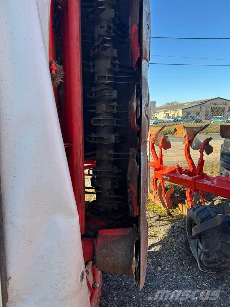 Kuhn FC 9330 D-RA Vontatott pázsitnyírók