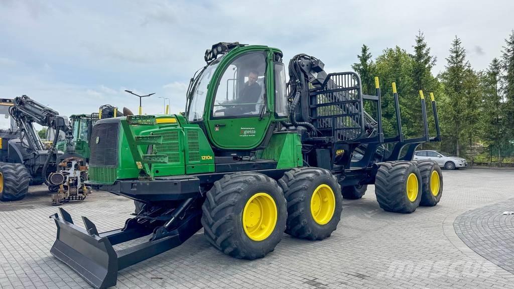 John Deere 1210E Kihordók
