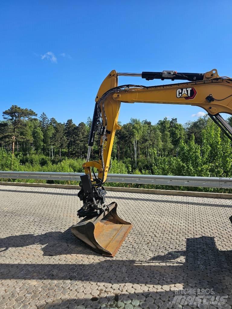 CAT 306 Mini kotrók < 7t