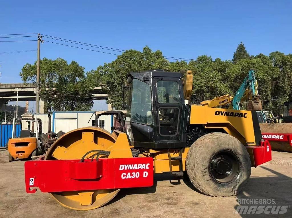 Dynapac CA300 Gréderek