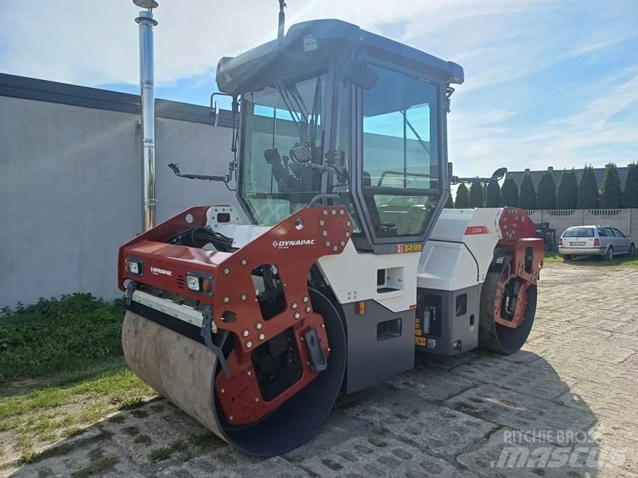 Dynapac CC 2300 Ikerdobos hengerek
