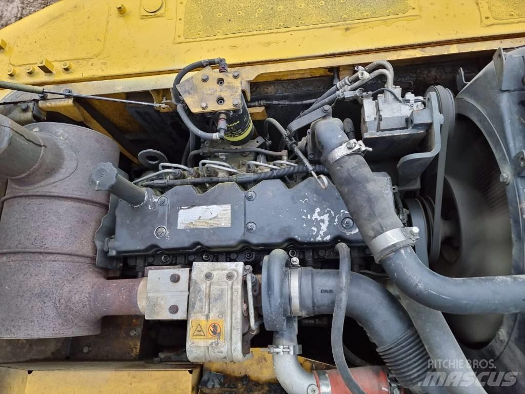 Komatsu PC 210-8 Lánctalpas kotrók