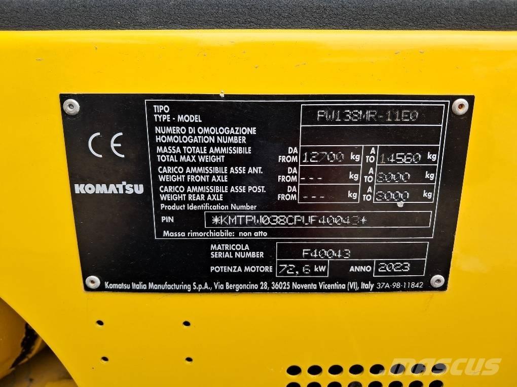 Komatsu PW138MR-11E0 Gumikerekes kotrók