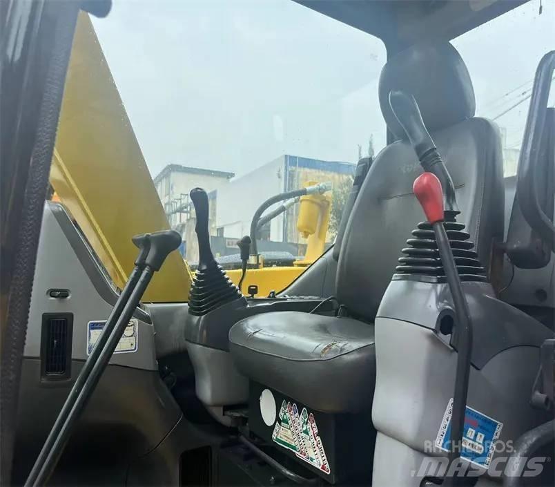 Komatsu PC 78 US-6 Közepes (midi) kotrók 7 t - 12 t