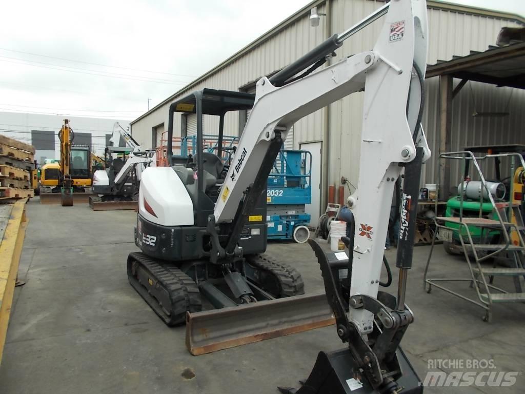 Bobcat E32i Mini kotrók < 7t