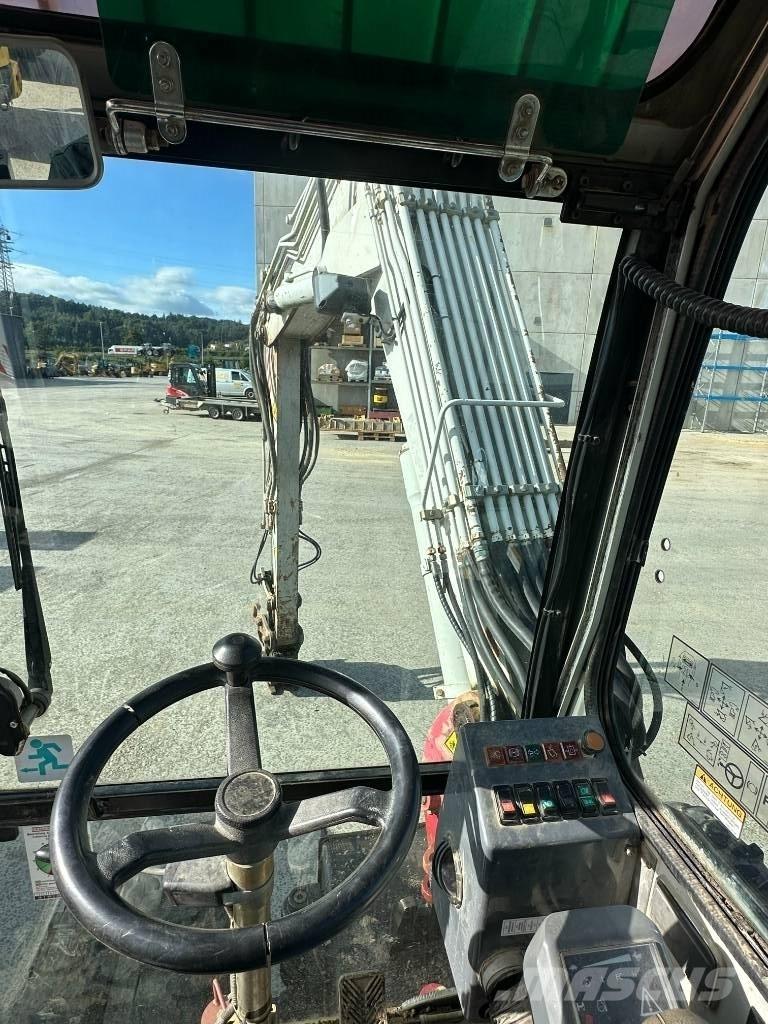 Takeuchi TB 175 W Gumikerekes kotrók