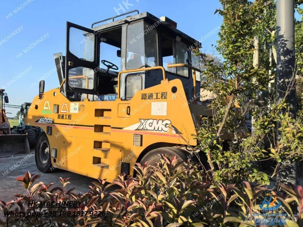 XCMG XP302 Pneumatikus kerekes hengerek