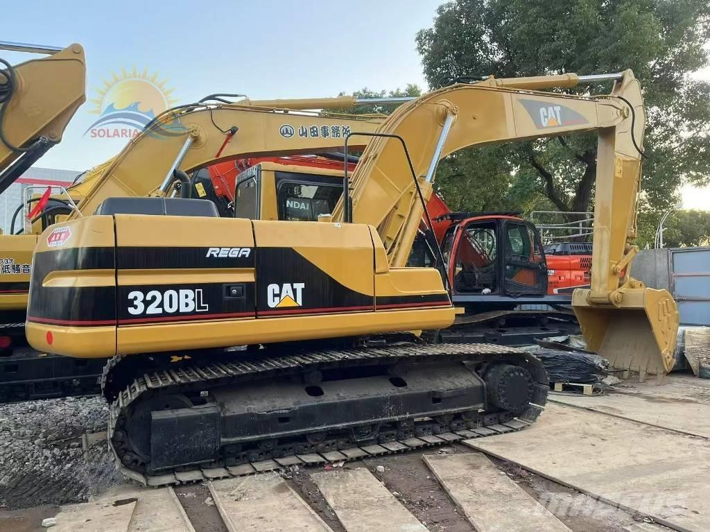 CAT 320 B L Lánctalpas kotrók
