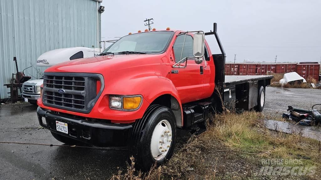 Ford F650 Platós / Ponyvás teherautók