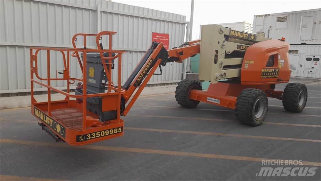 JLG 450AJ Karos emelők