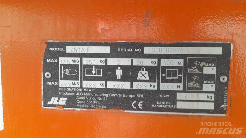 JLG 450AJ Karos emelők