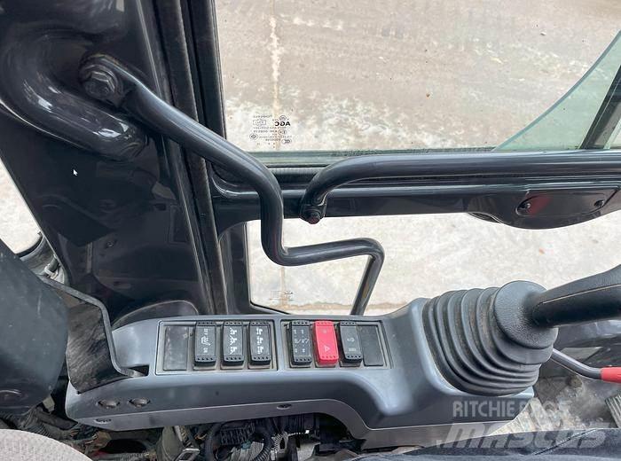 Hitachi ZX140W-6 Gumikerekes kotrók