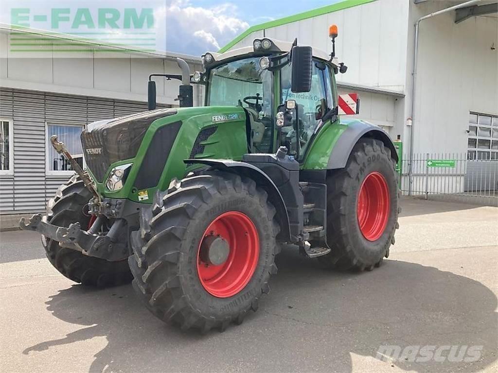 Fendt 828 vario Traktorok