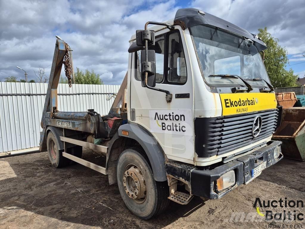 Mercedes-Benz 1722 Hidraulikus konténerszállító