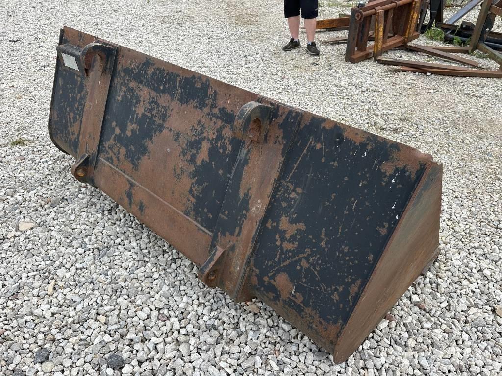  Łyżka JCB 2.2 m Egyéb rakodók - kotrók és tartozékok