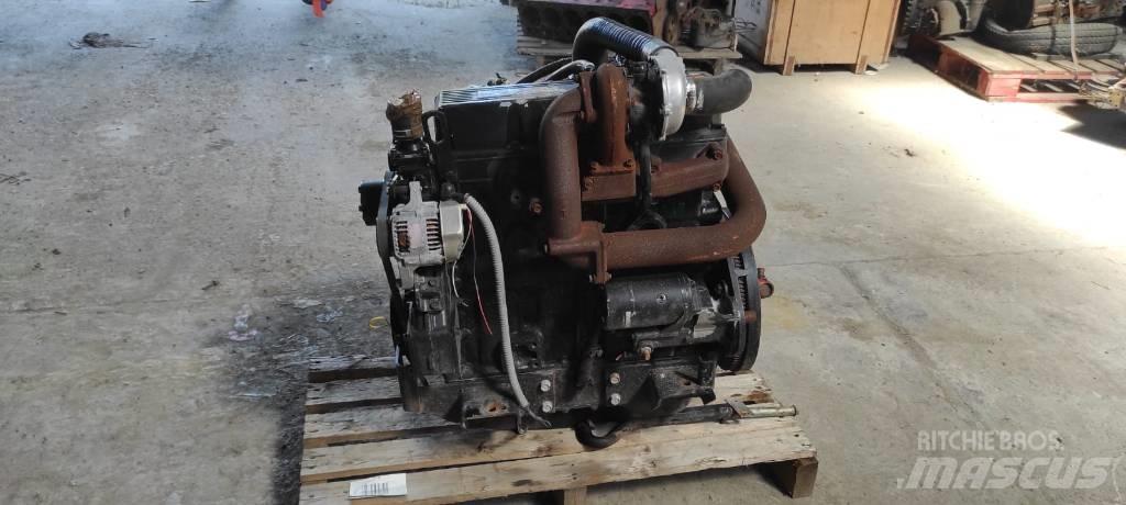 Yanmar 4TNE100 Motorok