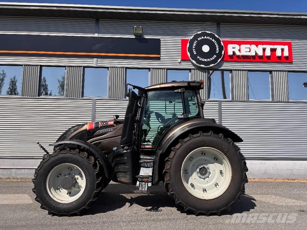 Valtra T 215 Versu Traktorok