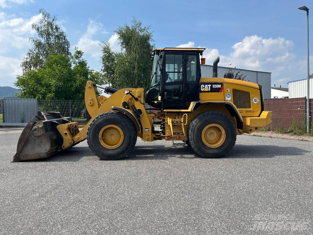 CAT 930M Gumikerekes homlokrakodók