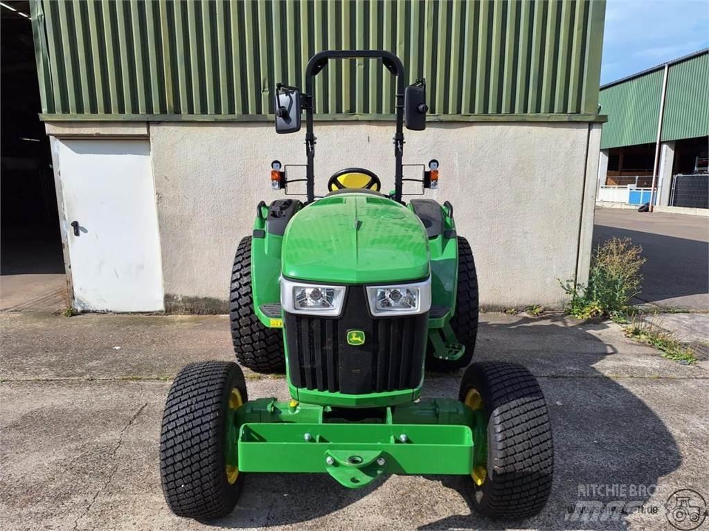 John Deere 4052M Kompakt traktorok