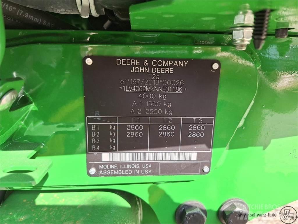 John Deere 4052M Kompakt traktorok