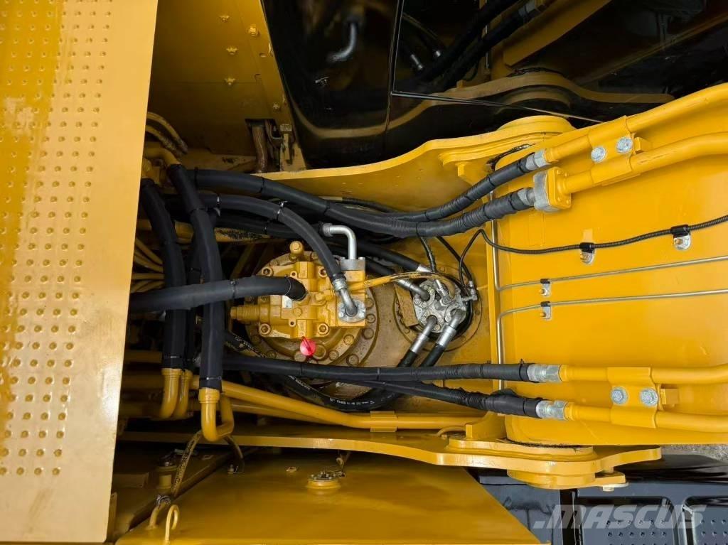 CAT 320D2 Lánctalpas kotrók