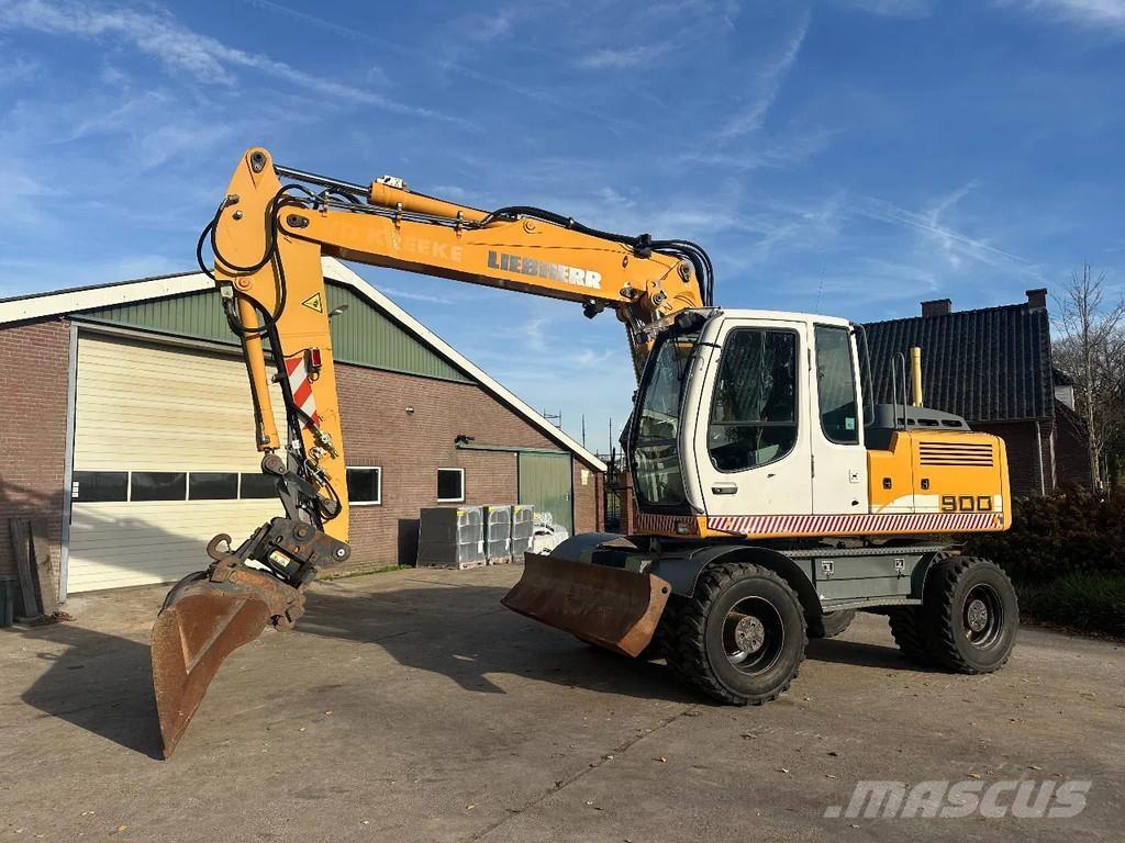 Liebherr A900 C Gumikerekes kotrók