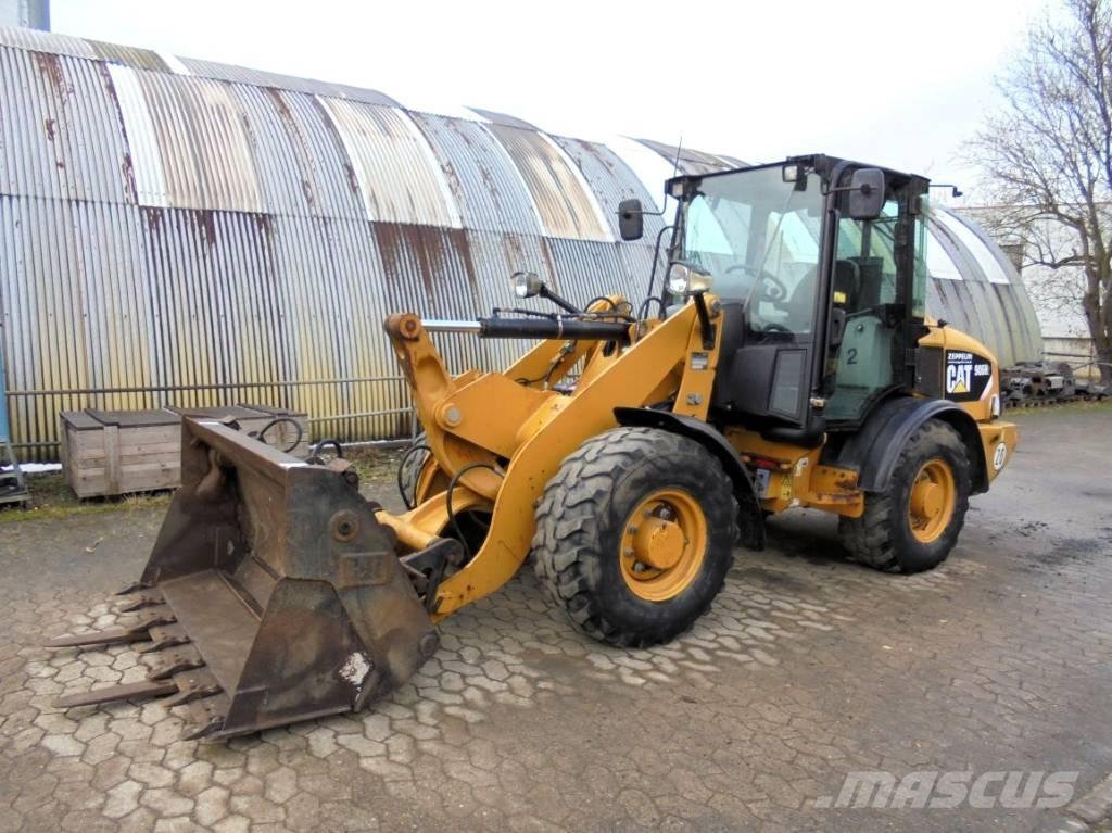 CAT 906 H 2 Gumikerekes homlokrakodók