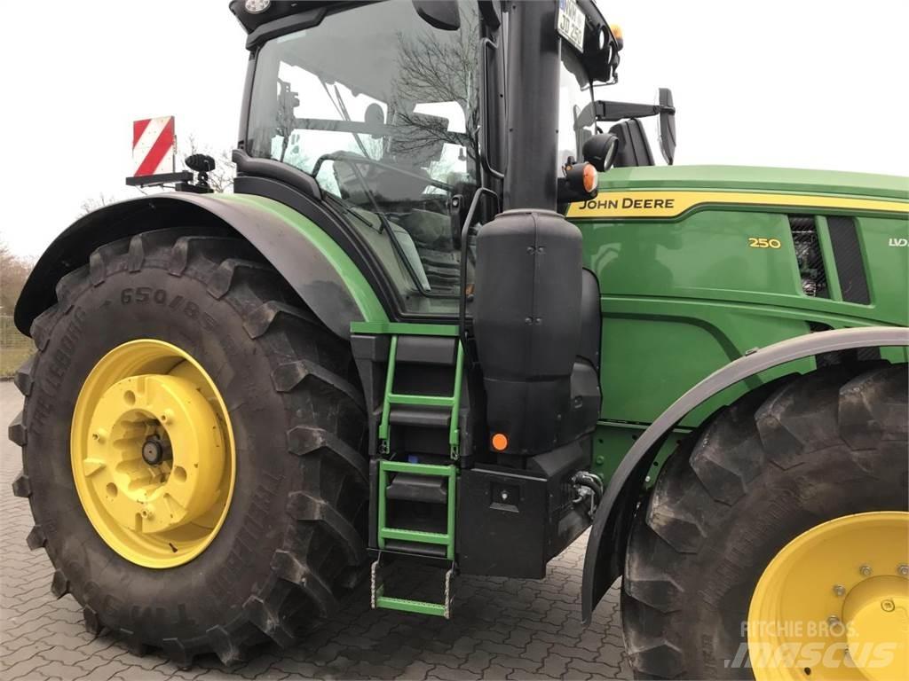 John Deere 6R 250 Traktorok